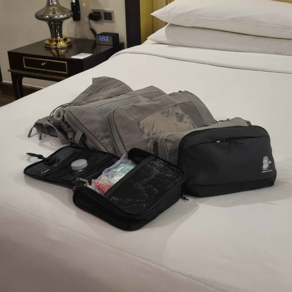Digital Nomad Travel Set: Tech Pouch, Toiletry Bag & Packing Cubes